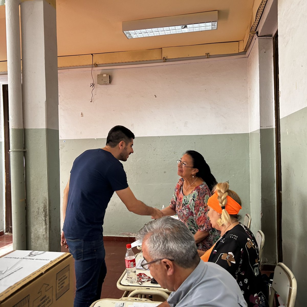 cr_raulcabral's tweet photo. Hoy en este voto expreso mi amor y esperanza por un país lleno de oportunidades. 
Votemos con consciencia y empatía por el otro. 
¡Celebremos una nueva jornada democrática!🇦🇷❤️ https://t.co/F0oWBlT4I3