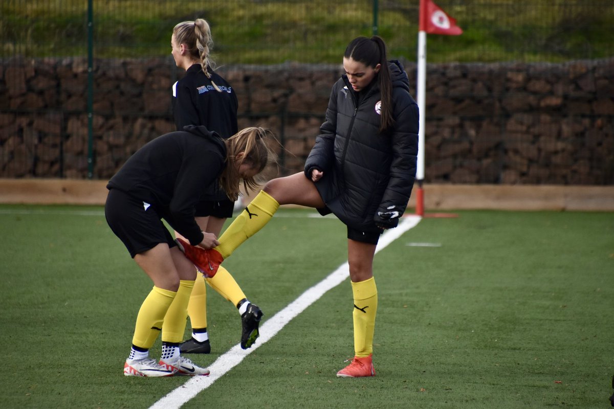 BonnyriggLadies's tweet photo. What are teammates for? 👟 https://t.co/jr519EKEvt