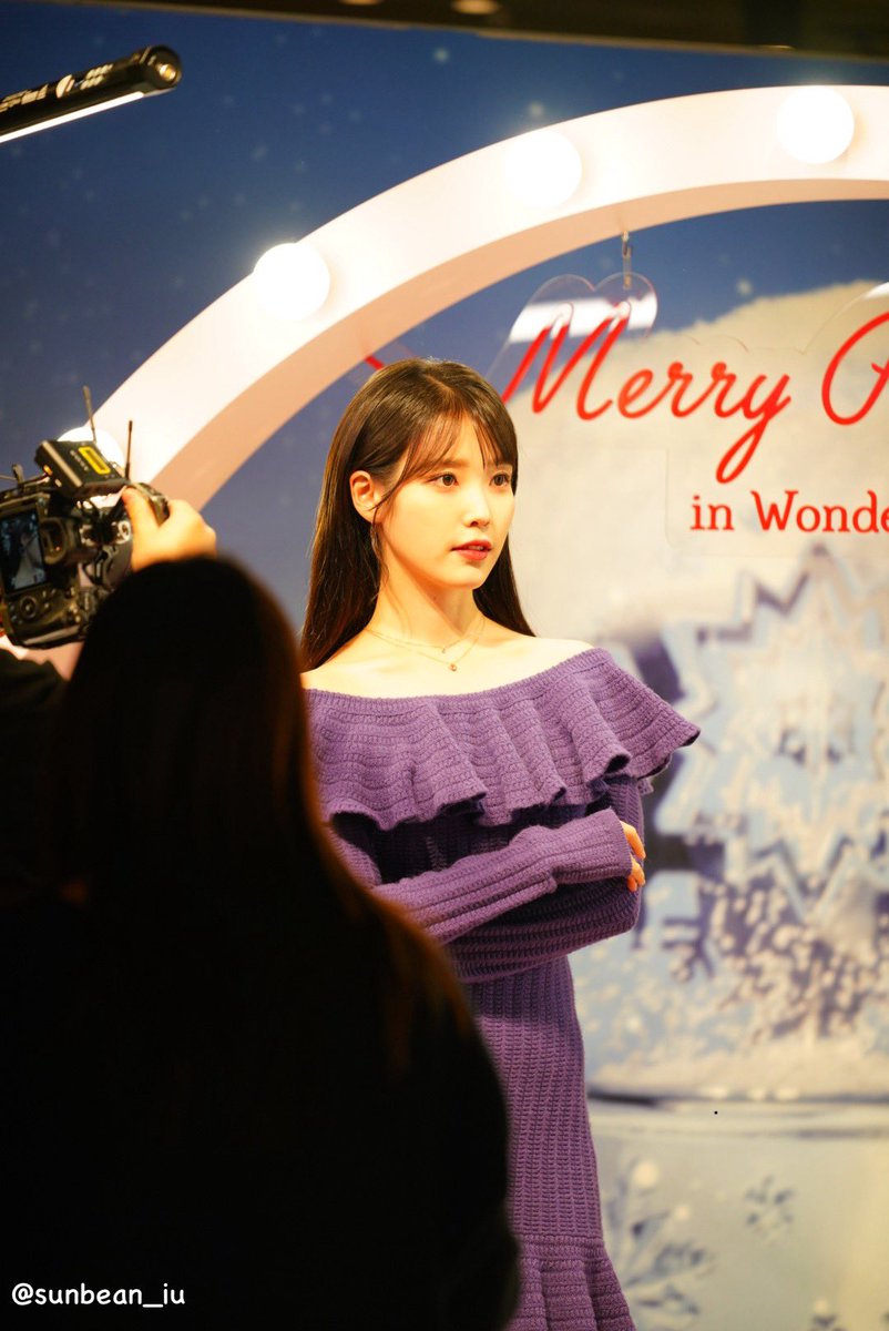 sunbean_iu's tweet photo. 231119 아이유 제이에스티나 팬사인회 프리뷰 by Sunbean

#IU #dlwlrma #아이유 #이지금 #제이에스티나 #프리뷰 https://t.co/CRVJjkYHXP