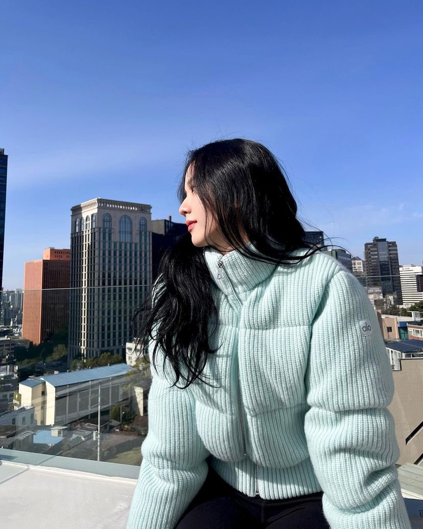 blackpinkbabo's tweet photo. Jisoo IG update ❄️ @Blackpink https://t.co/qA9FPdcpwF