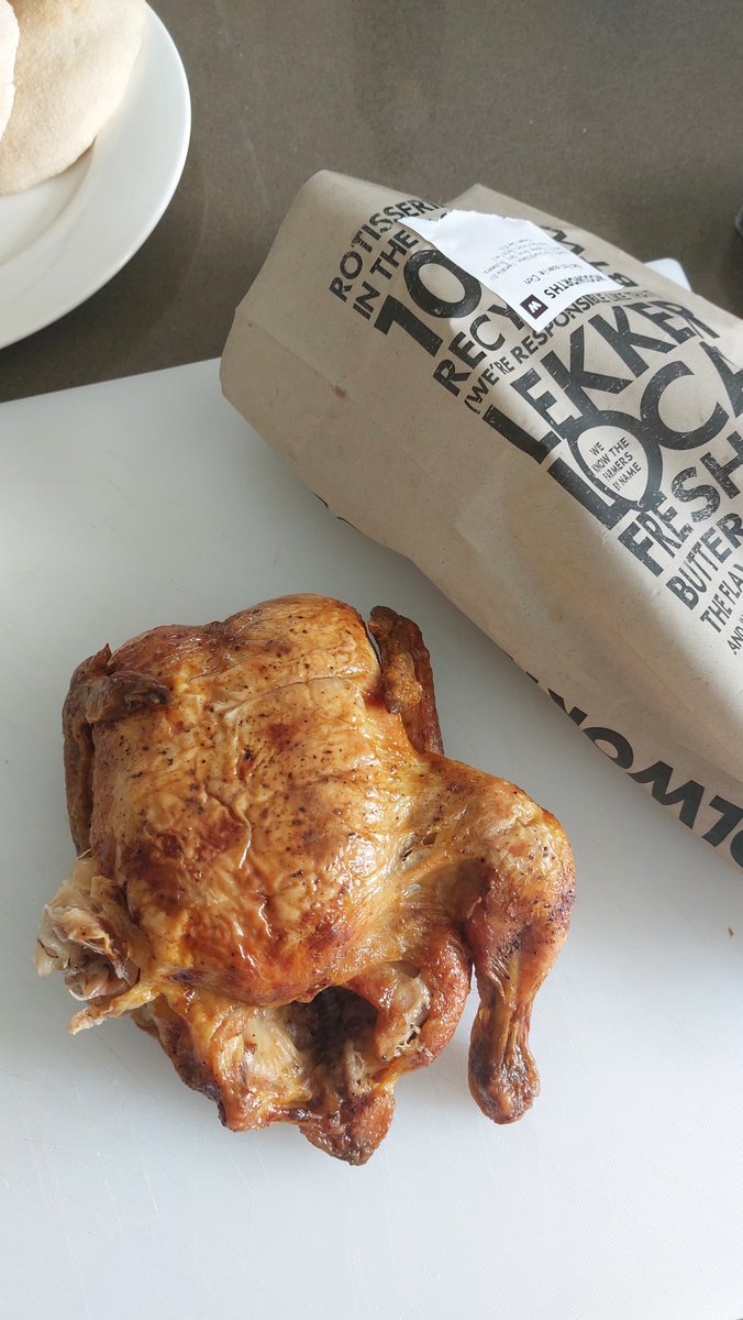 Grov007's tweet photo. @WOOLWORTHS_SA 
Very disappointed to find out that when I got home my chicken only had 1 leg. 
#CantMakeMusicWithoutADrum https://t.co/WKABmeTuJo
