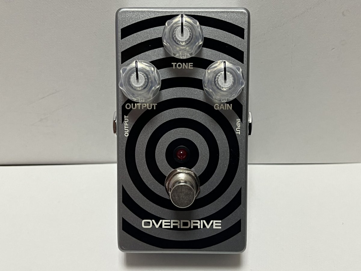 SDMF_Inc's tweet photo. My New Gearした
MXR WA44
Wylde Audio Overdrive
シルバーに
Bullseyeのデザインが良い✨
ツマミはMXR初❓のクリアなヤツ
裏にZakkのサインあるからマジックテープは貼りにくいw
@JimDunlopJP @jimdunlopusa
@ZakkWyldeBLS @WyldeAudio
#MXR #WyldeAudio #ZakkWylde
#ザックワイルド #WA44 https://t.co/XEOPMvrjGJ