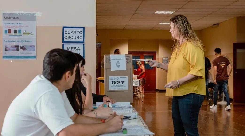 riojavip_'s tweet image. #XFIRE🔥🔥🔥

EMITIÓ SU VOTO LA DIPUTADA NACIONAL @GabyPedrali 🗳