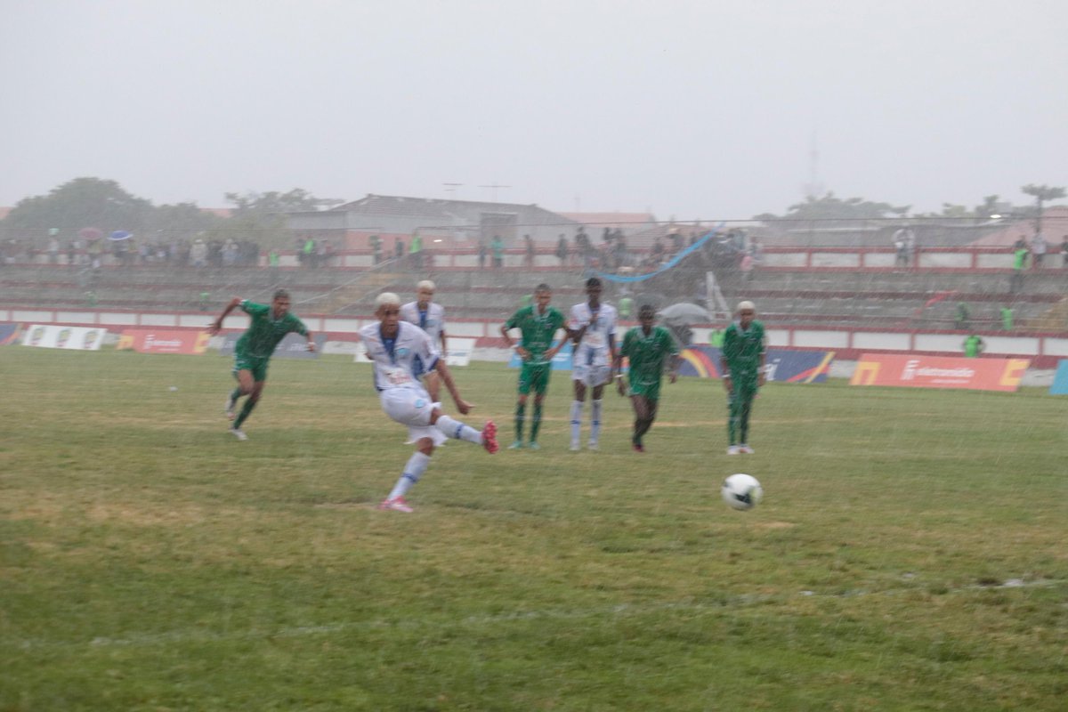 taca_rj's tweet photo. Confira algumas imagens dessa grande final entre CPX Penha e Jacarezinho!

Fotos: Andrew Luz.

#TaçaDasFavelas #TaçaDasFavelasRJ #UmgolPraTodavida https://t.co/fa1Iv5oEOi