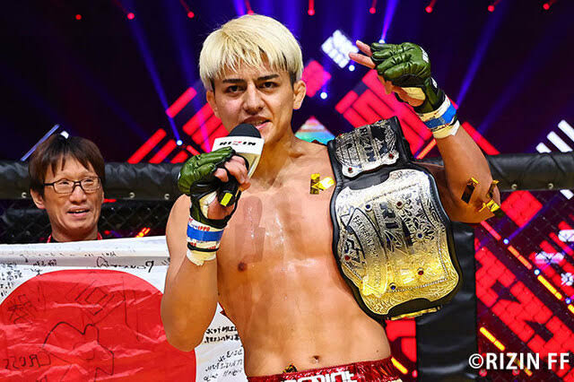 miga_mahjong's tweet photo. ルールの違いとか色々言われてますが、キックボクシングとMMAで同時にチャンピオンになっちゃった男がいるらしいよ。 https://t.co/n1zrCmfKZ4