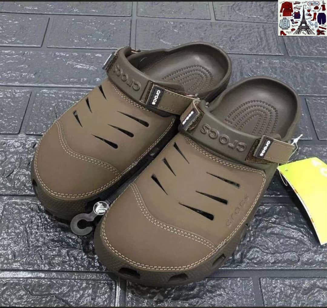 theseeville's tweet image. Yukon leather crocs available 
#crocs #crocsmen #crocsnigeria #twitter #SmallBusiness #smallbusinessowner #fashion #luxuryfashion