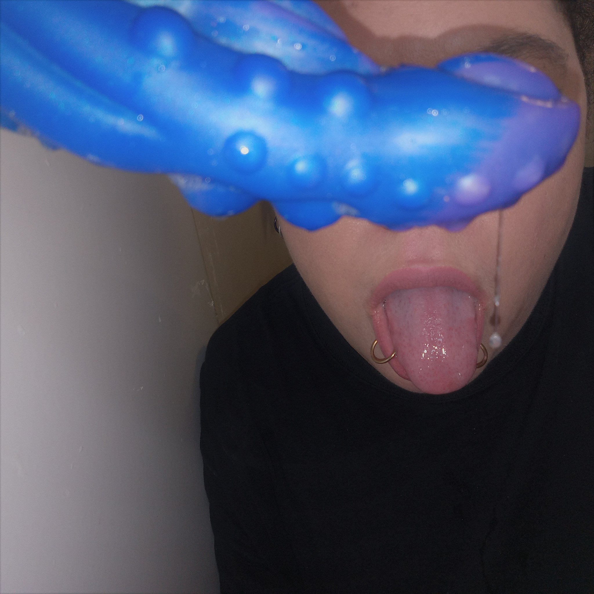 Subscribe... NO PPV! Watch me stuff my adorable face with this thick alien #cock as I #moan, #gag, and #salivate!!! Got so #wet filming myself being so #naughty. Don't miss out. #fansly #onlyfans #porn #adultcontent #blowjob #deepthroat #kinky https://t.co/HSCak6BuSg https://t.co/sSD73YIpgM