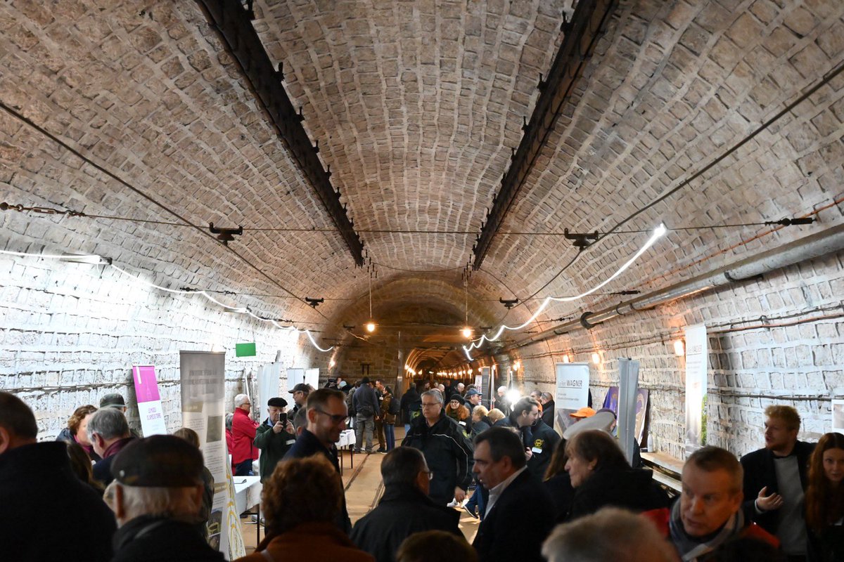 Prefet57's tweet photo. #Inauguration 🪖 | Voyage souterrain dans l’histoire militaire de la #Moselle : Laurent Touvet, @prefet57, a inauguré la galerie muséographique « monorail Tourtelier » au fort du #Hackenberg.
La réhabilitation du monorail Tourtelier s’insère dans un vaste chantier de valorisation de la galerie « mémoire » et de sécurisation de l’ouvrage.
L’État se mobilise pour la sauvegarde du patrimoine fortifié en investissant 2️⃣5️⃣0️⃣0️⃣0️⃣ € dans ce projet.