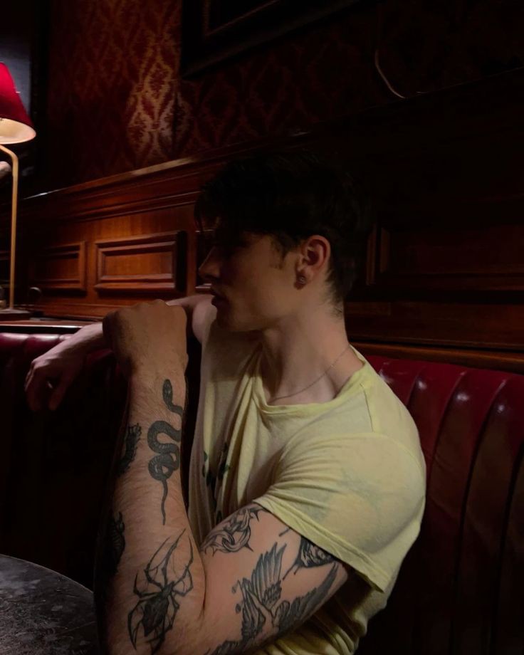 diskdeevil's tweet image. ⠀
⠀
⠀⠀⠀  ⭒   𝖯𝖠𝖯𝖠𝖱𝖠𝖹𝖹𝖨   ꞉   𝐏𝐇𝐎𝐓𝐎   ﹑   
            𝖻𝗒   *   𝒊𝒗𝒚   ⁄   𝒅𝒊𝒔𝒌𝒅𝒆𝒆𝒗𝒊𝒍 ．
⠀⠀
⠀