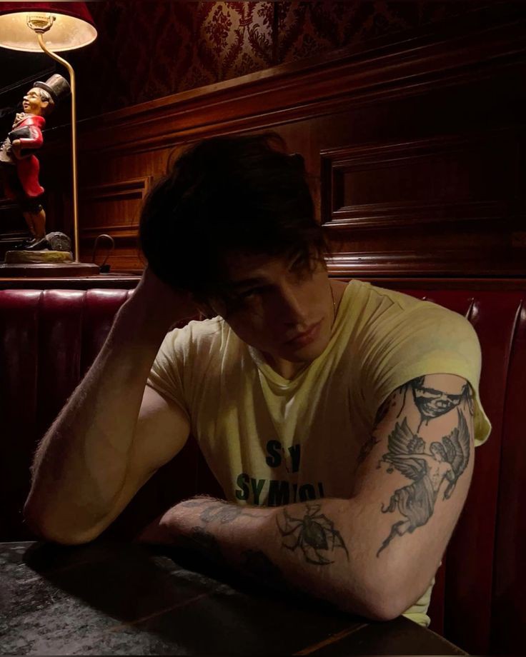 diskdeevil's tweet image. ⠀
⠀
⠀⠀⠀  ⭒   𝖯𝖠𝖯𝖠𝖱𝖠𝖹𝖹𝖨   ꞉   𝐏𝐇𝐎𝐓𝐎   ﹑   
            𝖻𝗒   *   𝒊𝒗𝒚   ⁄   𝒅𝒊𝒔𝒌𝒅𝒆𝒆𝒗𝒊𝒍 ．
⠀⠀
⠀