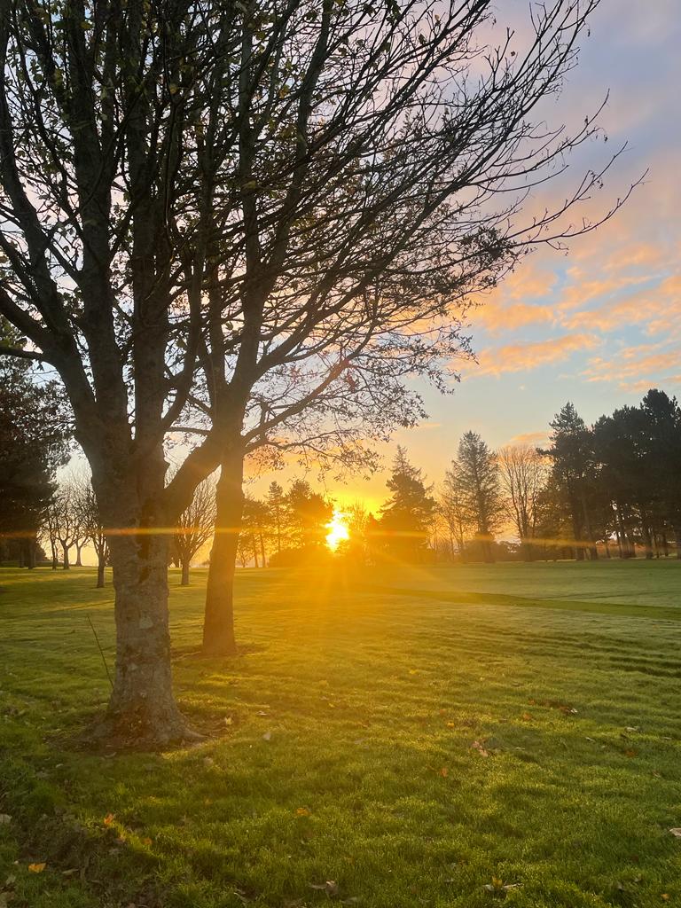 A week with a little inpmrovement and the first cut in 4 weeks on fairways, plenty of leaves and the usual greens maintenance. We go again tomorrow 👌 <a href="/BlainroeGC/">Blainroe Golf Club</a>
