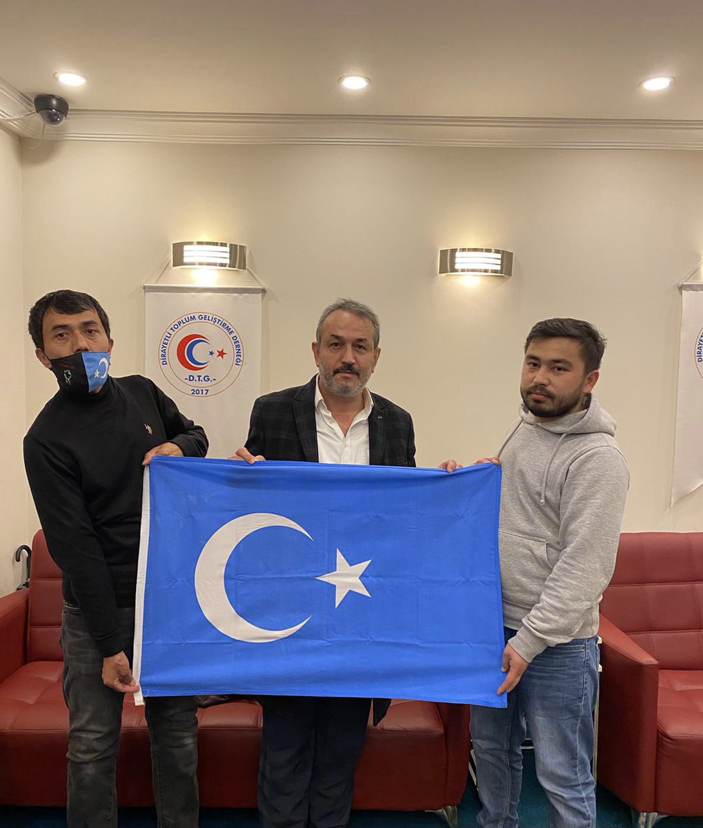 SebahattinReis's tweet photo. ultrAslan olarak bir kaç sefer Çin Konsolosluğu önünde tepkilerimizi sloganlar eşliğinde gösterdik.

Ayrıca ben kişisel olarakta yıllardır Doğu Türkistan dernekleriyle yakın ilişki içindeyim. https://t.co/sR5voUDftW