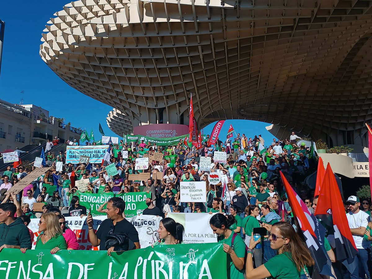 ¡MAREA VERDE!
POR LA PÚBLICA 💪✏️💚