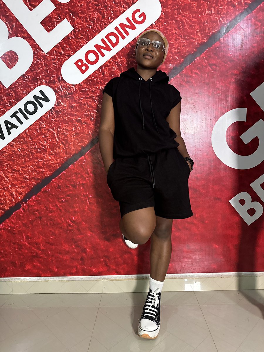 b_u_s_y_b_e_e's tweet image. Had an amazing time yesterday 🤭I was even set up 😭😂 but then the set up was nice cus I had a great time sharing my views as a panelist 😊

#FlutterLearnFromExperts was amazinggg🥳 Thank you @flutter_akure 😌🙃

#beeintherealmofflutter😂
