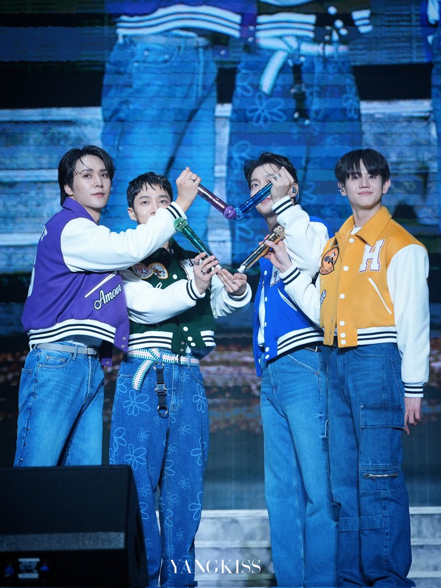 Yang_Kiss's tweet photo. 231119 하이라이트 팬콘서트 명탐정 하이라이트
#하이라이트

덕분에 너무너무 행복한 3일이였어🫶 https://t.co/2DkKgZzahR