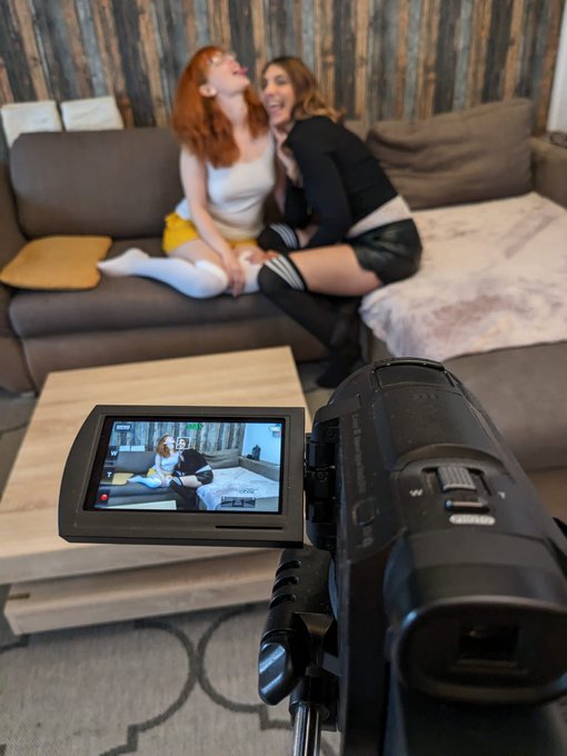 @IvaSonnenschein  ist heute bei mir zu Besuch.    Und aus dem #M&auml;delstag wird direkt ein "M&auml;delstag"<a class="tags" target="_blank" title="On Twitter" href="/?out=eyJ0eXAiOiJKV1QiLCJhbGciOiJIUzUxMiJ9.eyJpYXQiOjE3MjE5MDg4NzQsImlzcyI6InR3cG9ybnN0YXJzLmNvbSIsIm5iZiI6MTcyMTkwODg3NCwiZXhwIjoxNzUzNDQ0ODc0LCJyZWRpcmVjdF91cmwiOiJodHRwczovL3R3aXR0ZXIuY29tL0l2YVNvbm5lbnNjaGVpbiJ9.yqsLuEbPDFleUfdnffcwZ3IbdZ-pB6ss762KkU8fVYvCqO4evfZApkHCGX5bSKme3ougaUcQAN-hBTbTvzi1Xg">@IvaSonnenschein</a><a href="/tag/m%C3%A4delstag"class="tags"><span>#m&auml;delstag</span></a>