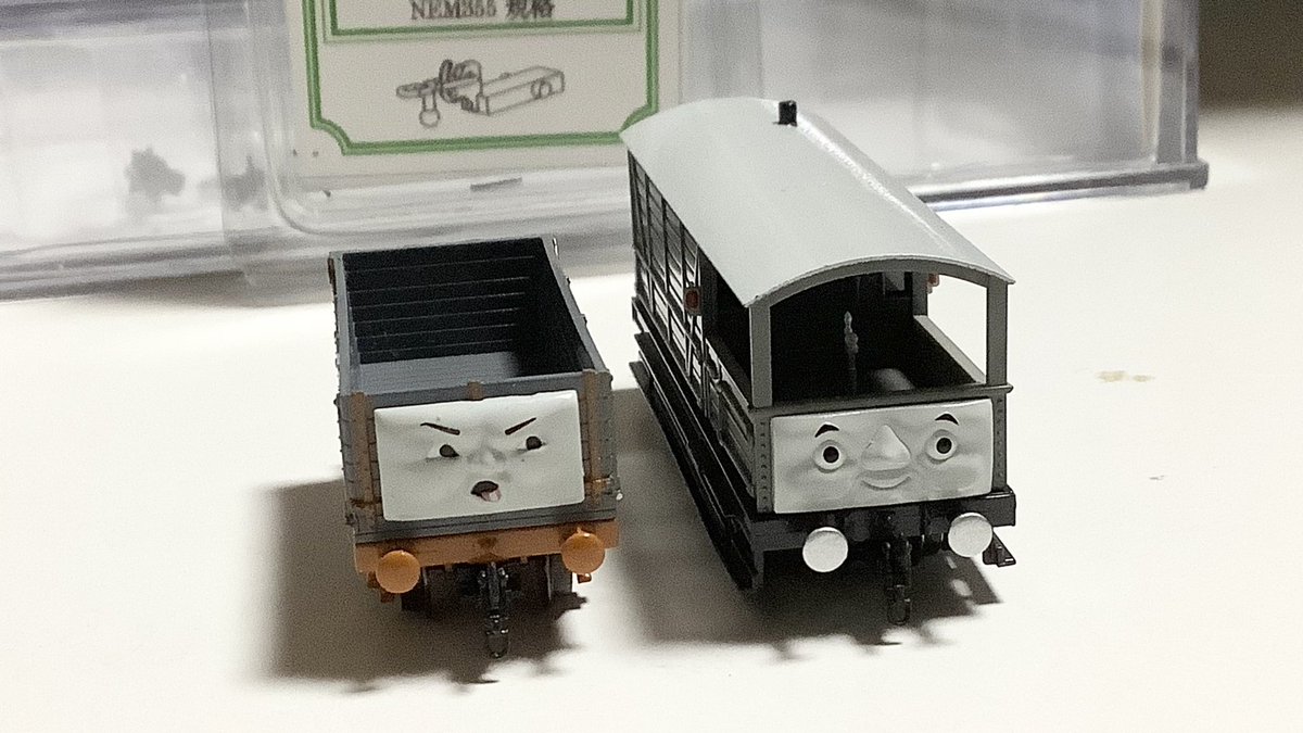 バックマン製 Nゲージ トードとLNER有蓋車に、IORI工房さんのねじ式