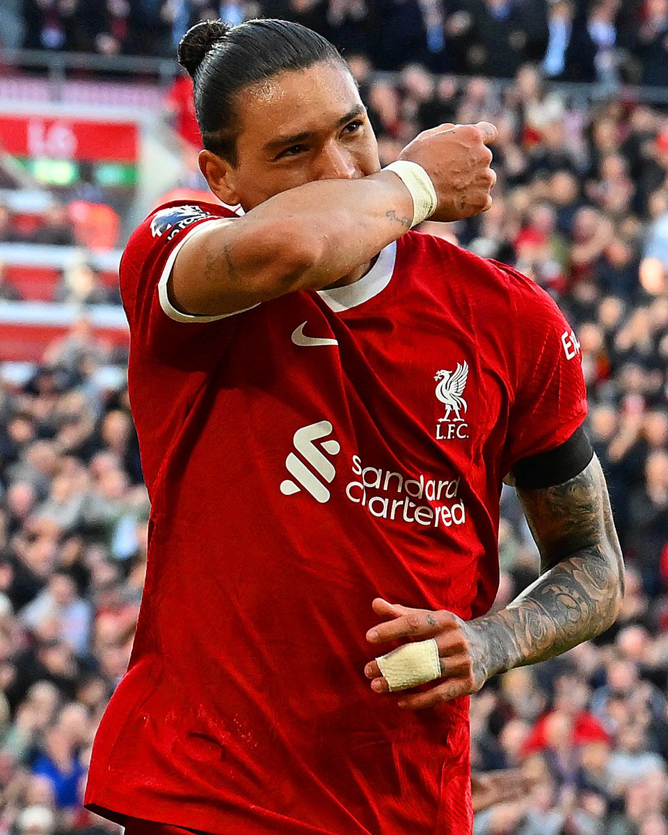 Premier League tweet media