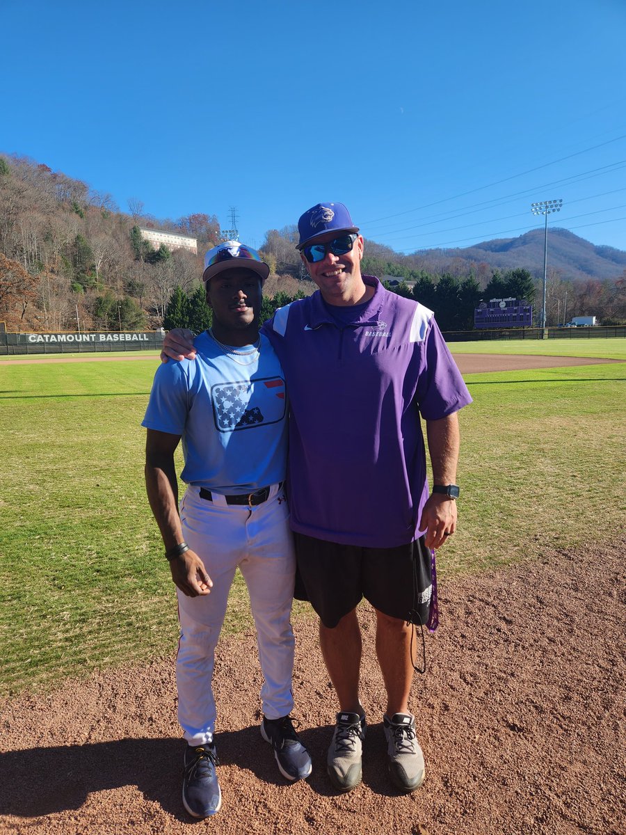 RobertChatmon17's tweet photo. Had a great time at @CatamountBSB camp. Got some great coaching from Coach #AlanBeck, #CoachKorte, other staff, and players. Thanks again for the hospitality!!! #GoCats https://t.co/IQFY26KgOO