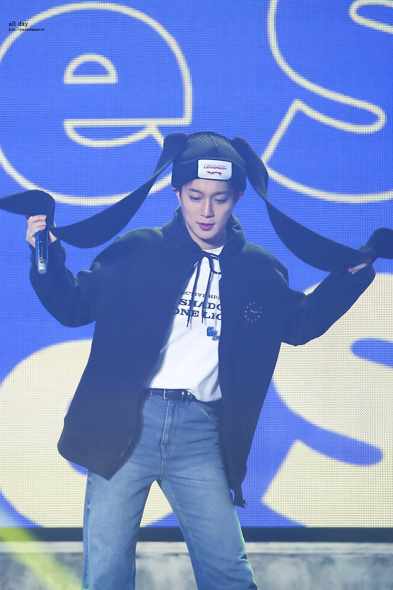 allday_dj's tweet photo. 자신의 기분을 온몸으로 표현하려고 집중한 토끼 https://t.co/ZhAbqTAaFY