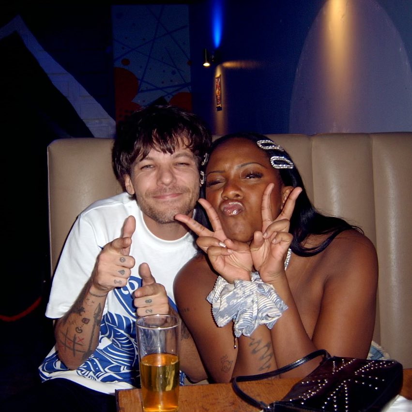 Thank you <a href="/Louis_Tomlinson/">Louis Tomlinson</a> for literally the best tour ever. I had so much fun and I’m sad it’s over 

I also want to thank the Louie’s for treating me and “the darlings” so well at every single show and making me feel so so supported! 

The memories are endless
Love you all x