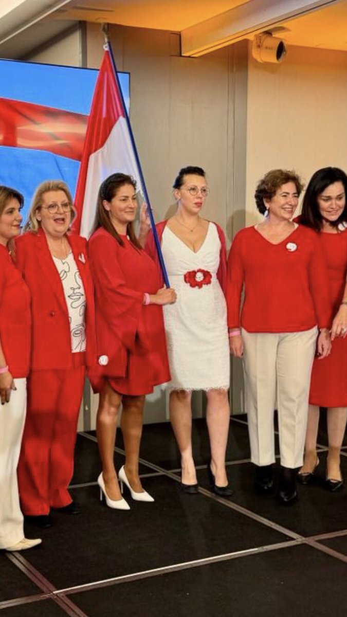 Bonne fête nationale monégasque à tous les nationaux et résidents de notre belle Principauté! 🇲🇨 
Daghe Munegu! #Monaco #Prince #NationalDay