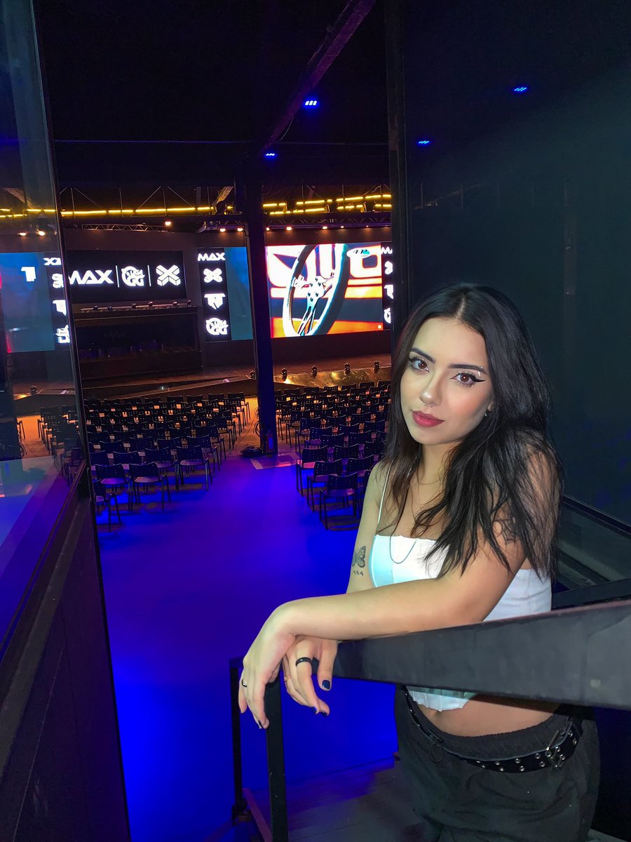 soeari_'s tweet photo. Corta pra melhor experiência do ano ❤️‍🩹 #Worlds2023 #TNTLOL https://t.co/GnbVygcatu