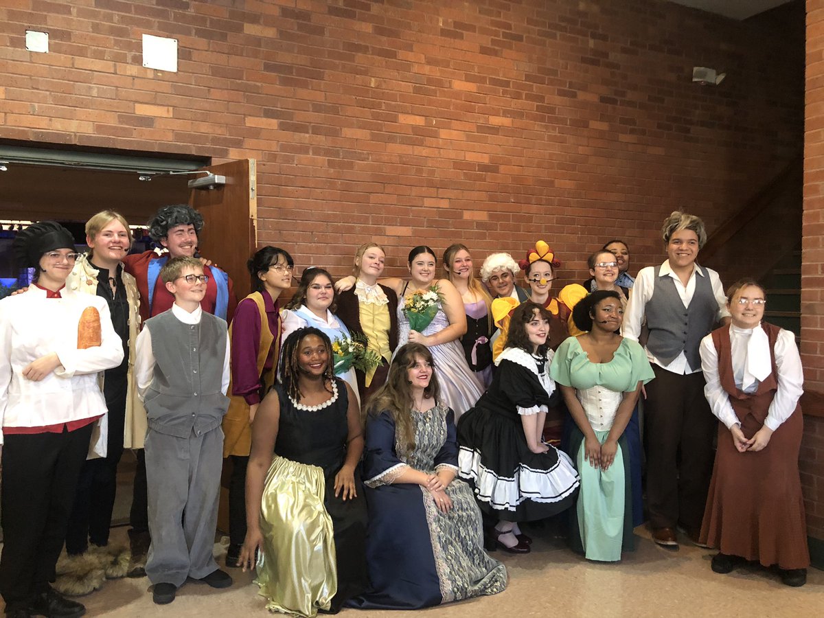 TheHanzels's tweet photo. Shout out to our incredible Phoenix Performing Arts Department for their outstanding rendition of Beauty and the Beast. Job well done!! 👏 🥀 #weare409 #ahsphoenix #TogetherWeRise https://t.co/vjxbh9ZoL0
