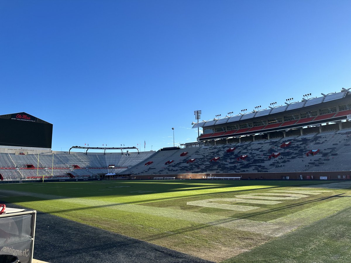 Lane_Kiffin's tweet photo. Thanks for so many great memories in here this season seniors!!! 7-0!! Appreciate you guys. Thank you fans all time season attendance record also!!! ⁦@OleMissFB⁩ 🏈🔥🐕 https://t.co/OnX49sfiXp