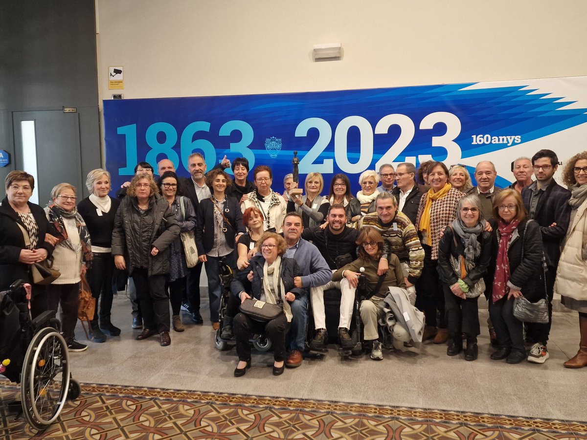 Dia de grans emocions.
Aquest any el premi Mossèn Còdol  per l'ASSOCIACIÓ DCA (Dany Cerebral Adquirit) Anoia, pel seu compromís a l’atenció per les persones que han patit dany cerebral.  #PremisCiutatIgualada2023
Gràcies a la DCA, per fer-nos la vida més fàcil.