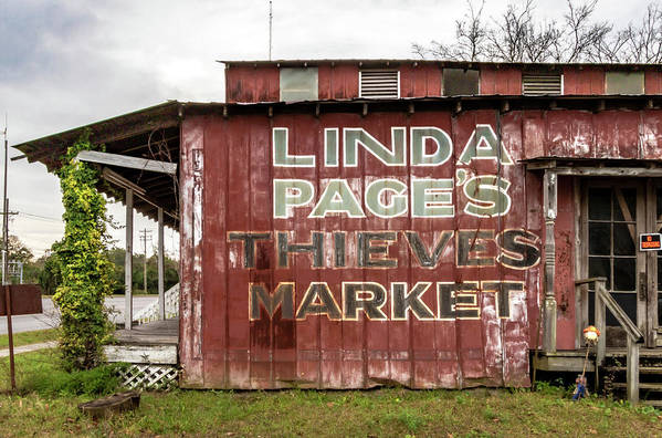 nbrandsberg's tweet photo. FREE SHIPPING TODAY ONLY! Linga Page's Thieves Market. outside Charleston SC on the side of a building would make the perfect present to your favorite thief! ;)
https://t.co/T9QqVIwyIP
#charleston #charlestonsc #lindapage #funnygraphics #fedigiftshop #MastoArt #AYearForArt https://t.co/1Cxc7WGC20