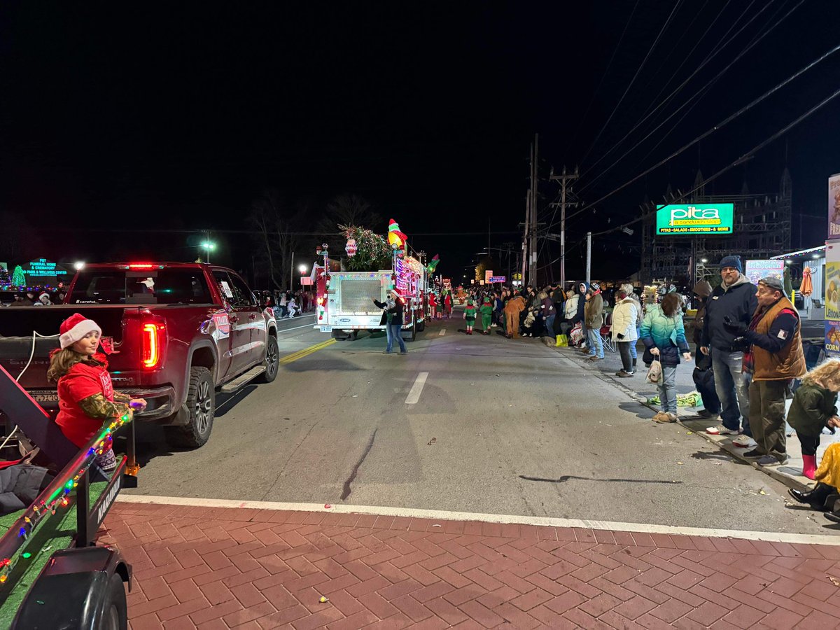 We had a fantastic time getting into the holiday spirit in Hermitage City’s parade last night! 

Be sure to check out upcoming events on our website!

#ErieCounty #Election2024 #ButlerCounty #LawrenceCounty #VenangoCounty #MercerCounty #RepublicanNomination #CD16 #CrawfordCounty