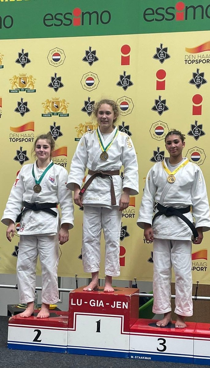 Tyoganathan's tweet photo. Congratulations to the Welsh girls competing at the ESSIMO IRJT at The Hague, Netherlands where Holly, Lola and Jasmin all won silver medals in their respective categories.
#ThisGirlCan @Welsh_Judo
🥈🥋🇳🇱🏴󠁧󠁢󠁷󠁬󠁳󠁿🇬🇧 https://t.co/ZQYXfYv0dw