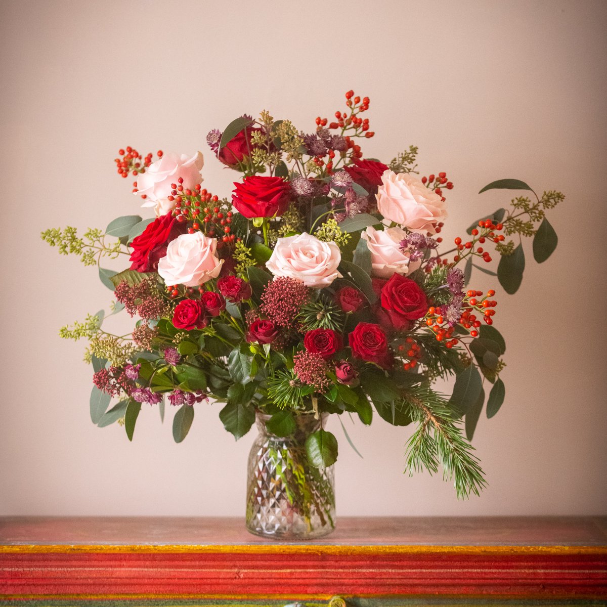 We're feeling all festive now that our Christmas 2023 bouquet collection is now available in-store and online!
To view our collection of bouquets, table arrangements, wreaths and door swags, visit: moutan.co.uk/shop-new/?swoo… or pop in to see us in store!

#ChristmasFlowers