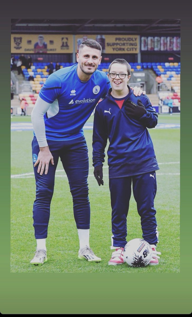 Jack was one very happy young man yesterday to see @PeteJameson1 again, who took him on the pitch with him at warm up. Thanks again Pete, he's still buzzing about it today. Xx