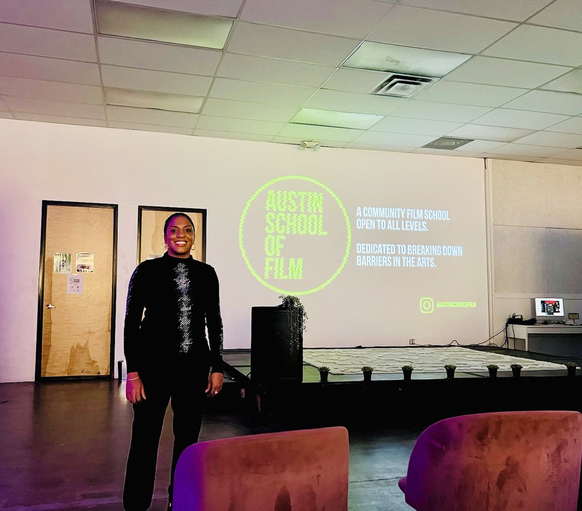 QuevetteT's tweet image. 🎥 Blessed and grateful to debut our Film Pieces of Peace at the Austin School of Film Showcase. It was truly an honor to direct this film and work with so many incredible artist! Shout out to our amazing cast and crew! #Grateful @AustinSofFilm 🎬