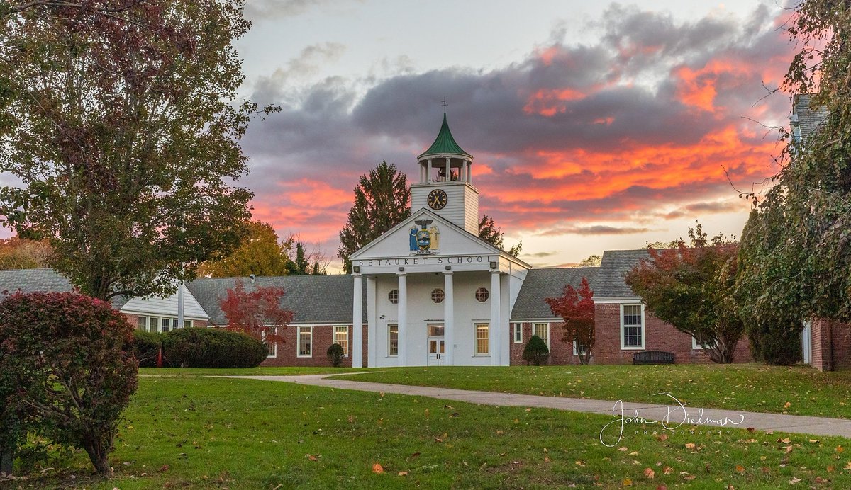 JDielman's tweet photo. Setauket school during a fall Sunset @SamanthaAugeri https://t.co/gZaHvxT4f1