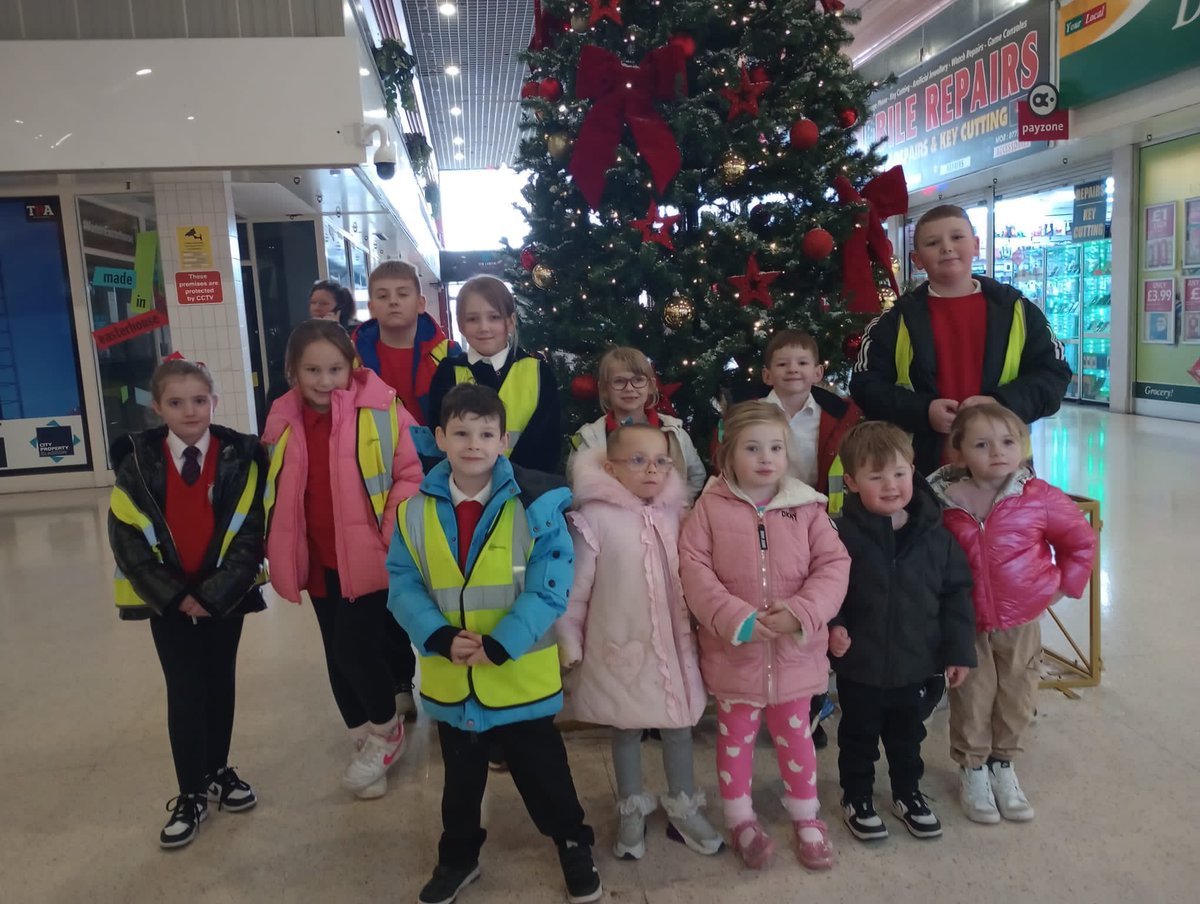We visited <a href="/pwhospice/">The Prince of Wales Hospice</a> shop and put up displays in the shop and shopping centre without friends <a href="/BeechwoodGCC/">Beechwood Nursery School GCC</a>.  

Well done to everyone involved! 🥰