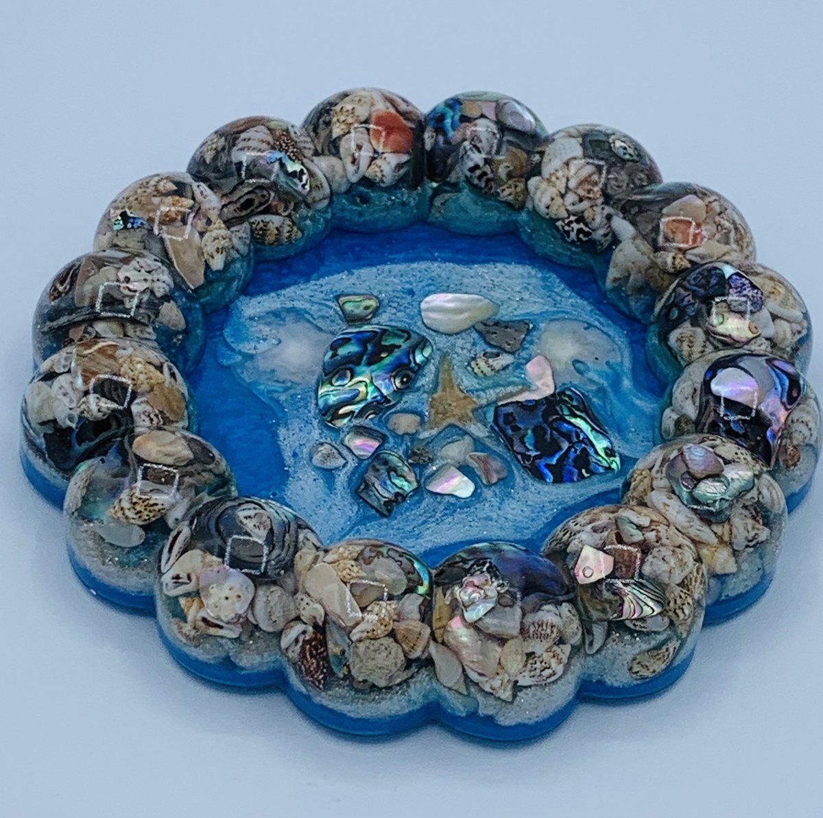 RodemoyerDesign's tweet image. New coastal decor now listed in my shop❤️ #coastaldecor #beachhouse #beachart #resinart #uniquegifts #candleplate #jewelrydish #EtsySeller