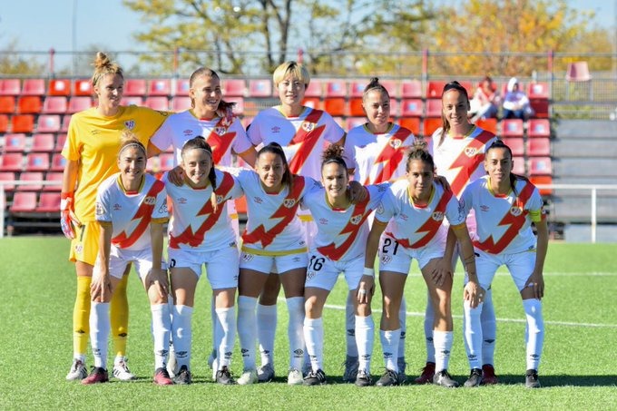 WosoMagazine's tweet photo. 🚨JORNADA 1️⃣1️⃣🚨

#SegundaFederacionFutFem Grupo Norte 

@RayoFemenino 🔴⚪ 1️⃣➖0️⃣ @sdhuescafem 🔵🔴

⚽🔴⚪ @mery7_

🏟 CD Rayo Vallecano

#Wosomagazine🧩 #VamosRayoFemenino⚡  #SDHFem https://t.co/4mCmZfCR7W