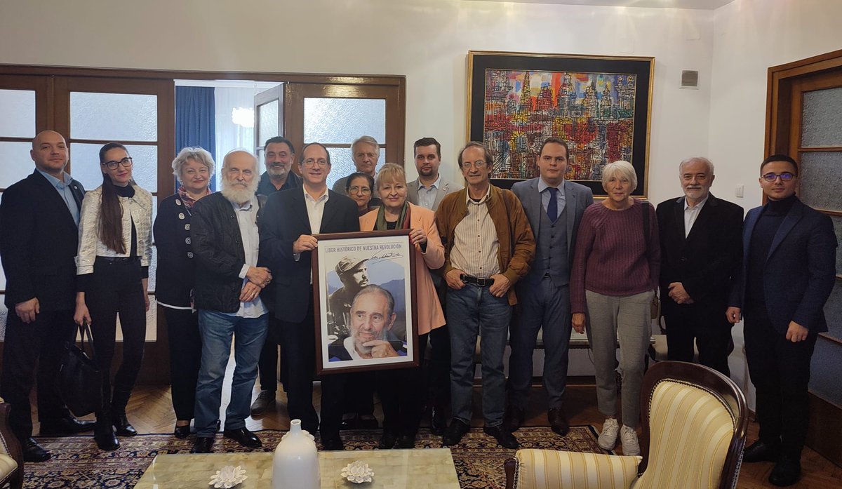 leydernestorh's tweet photo. Reunión anual de la Asociación de Amistad Serbio-Cubana de Belgrado reafirmó la lucha contra el criminal bloqueo a Cuba, y por el cese de la agresión militar de Israel al pueblo palestino
👇🇷🇸 🤝 🇨🇺
https://t.co/ET5qDDrQsi
#UnblockCuba #MejorSinBloqueo #Ofthelist
#FreePalestine https://t.co/u3CkrBaU3g