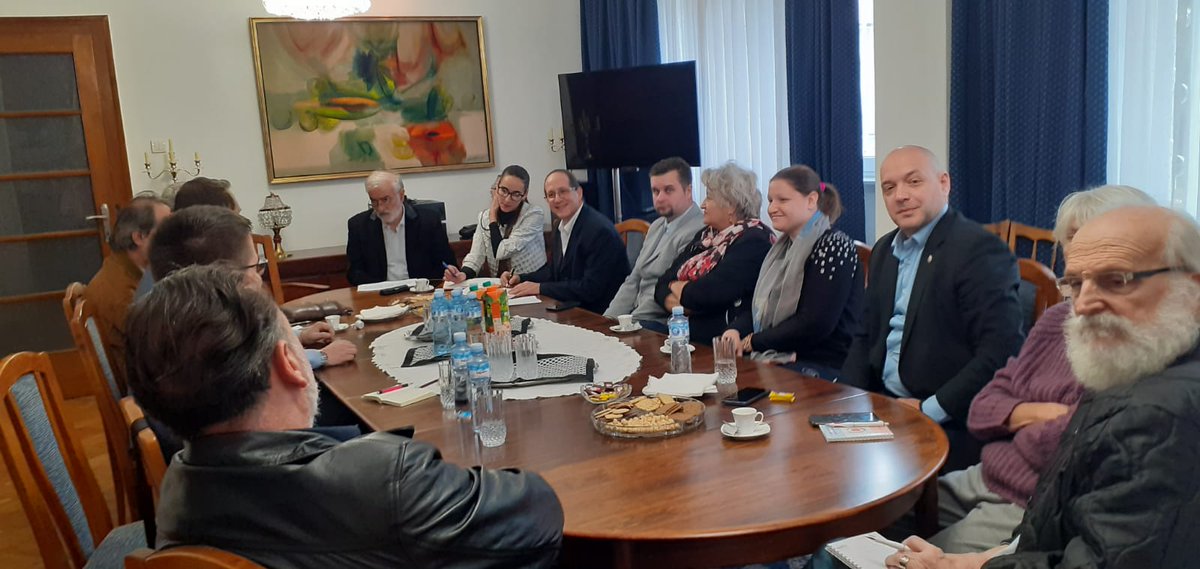 leydernestorh's tweet photo. Reunión anual de la Asociación de Amistad Serbio-Cubana de Belgrado reafirmó la lucha contra el criminal bloqueo a Cuba, y por el cese de la agresión militar de Israel al pueblo palestino
👇🇷🇸 🤝 🇨🇺
https://t.co/ET5qDDrQsi
#UnblockCuba #MejorSinBloqueo #Ofthelist
#FreePalestine https://t.co/u3CkrBaU3g