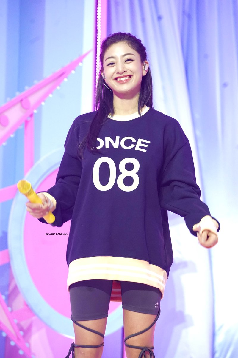 inyourzone_0201's tweet photo. 231021 ONCE AGAIN HD

항상 지효 편이 될거야 🧡

@JYPETWICE
#TWICE #트와이스 #지효 #JIHYO #ジヒョ https://t.co/BTTjnXP2F3
