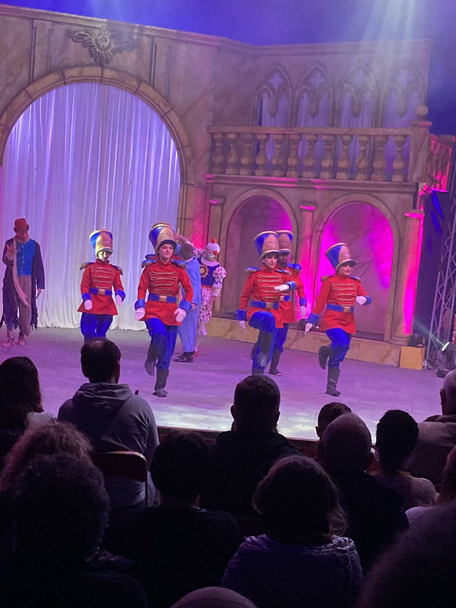 sebchrist41's tweet photo. Rêve de cirque @spl_ovle au chapit’o https://t.co/ihjGxaoX1h