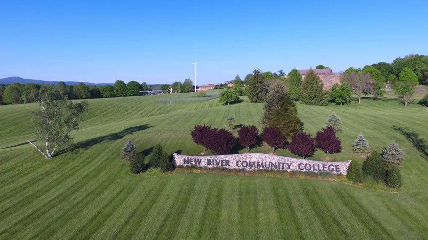 bbconnectionInt's tweet photo. 🚨Juco opportunity 24’spring🚨
New River CC(@NRCCedu )

⚾️ - NJCAA D3
📍 - Dublin, VA
🏫 -Beautiful campus 
🏋️ - Great development 
🕒 - Plenty of playing time 
🏟️ - 24/7 indoor facility
👥 - Small roster size
👀 - Pitcher, OF &amp; MIF for spring 2024

DM @NRCCBaseball https://t.co/iPaWGTZujb