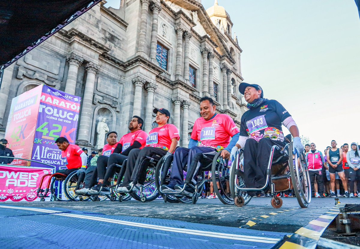 Dimos inicio al “Maratón Toluca #Alfeñique2023”, donde más 3,000 corredores se encuentran participando en nuestras carreras de 42, 21 y 5 kilómetros clasificatorio para el Maratón de Boston.

Este evento cuenta con lo necesario para resguardar la integridad de nuestros
