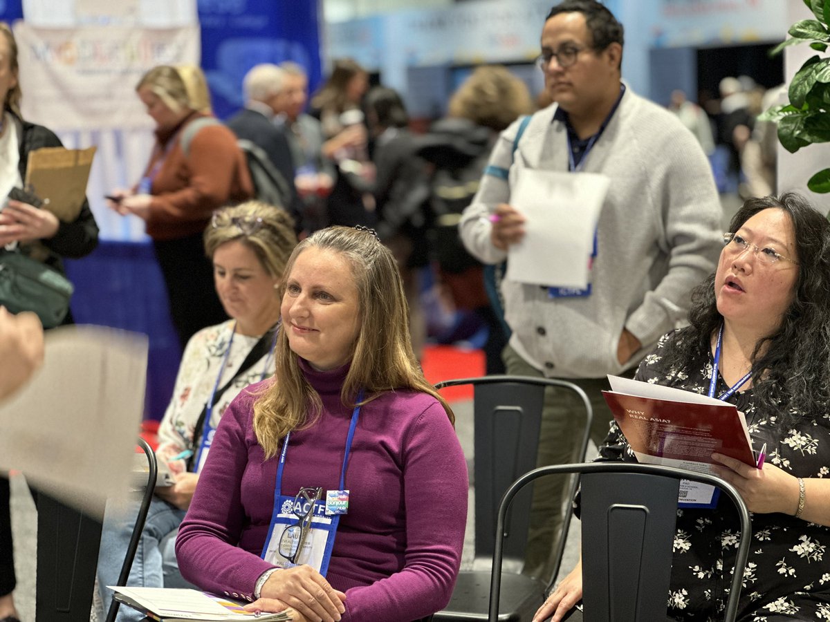 carnegielearn's tweet image. 📷 A picture is worth a thousand words… and we #LanguageEducators love words! ❤️ 

#LanguageIsLimitless #ACTFL23 @actfl