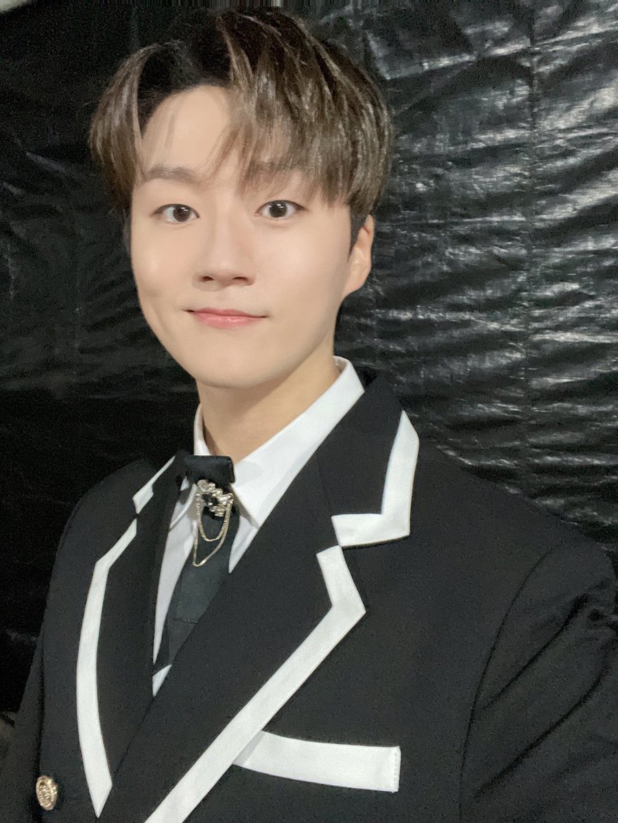 official_fore's tweet image. [#HAPPY_MINGYU_DAY] 🎂

숲별들이 옆에 있는 민규는
매일매일이 생일처럼 특별하고 행복해 🎀

첫눈과 함께 내린 밍냥이의 축복 #3  

#첫눈처럼_다가온_민규
#HAPPY_MING_DAY
#MING_조민규_생일축하해
#포레스텔라 #조민규
#Forestella #CHOMINGYU