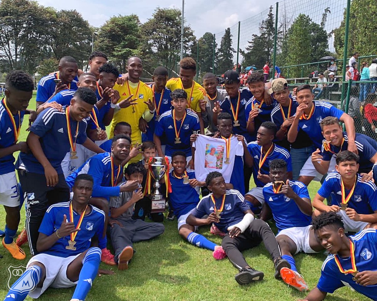 MillosFCoficial's tweet photo. ¡CAMPEONES! 🏆💙⚽️🔥

▶️ Nuestra Sub17A se coronó Campeón de Copa Metropolitana tras vencer a Santa Fe en la final por 4 a 0.

��Felicitaciones muchachos! Ⓜ️🔝 ¡VAMOS MILLONARIOS! https://t.co/EQtiyNjo4w