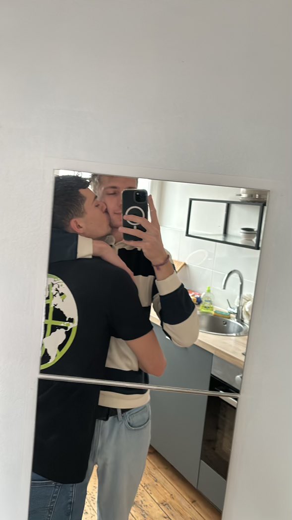 Benicka 🦋 tweet media